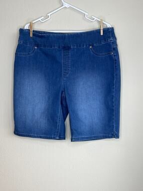 Chico's Perfect Stretch Denim Pull On Bermuda Shorts Size 2.5 Short Large
